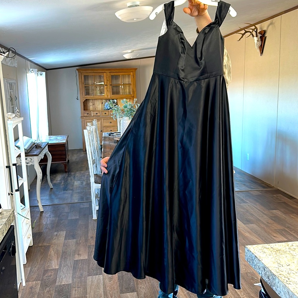David’s Bridal Black Bridesmaid dress Size 10 off the shoulder